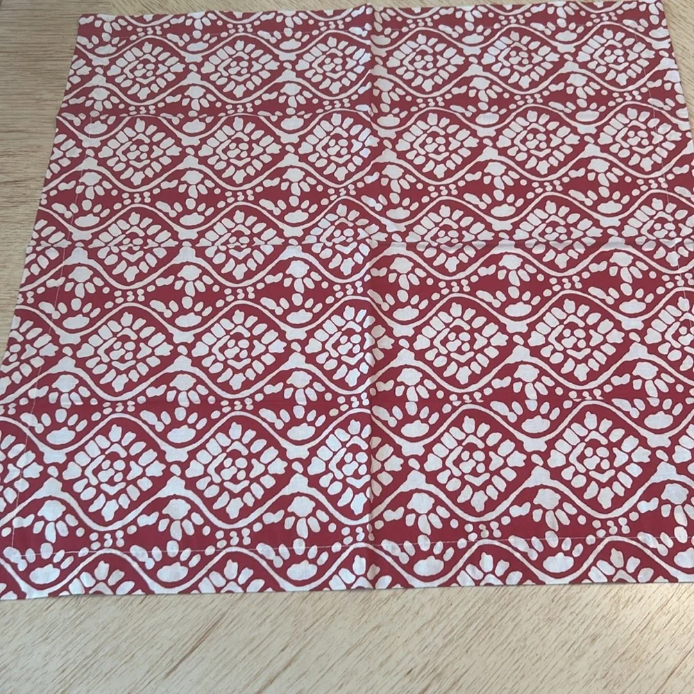 Pottery Barn Napkins (4) NWOT